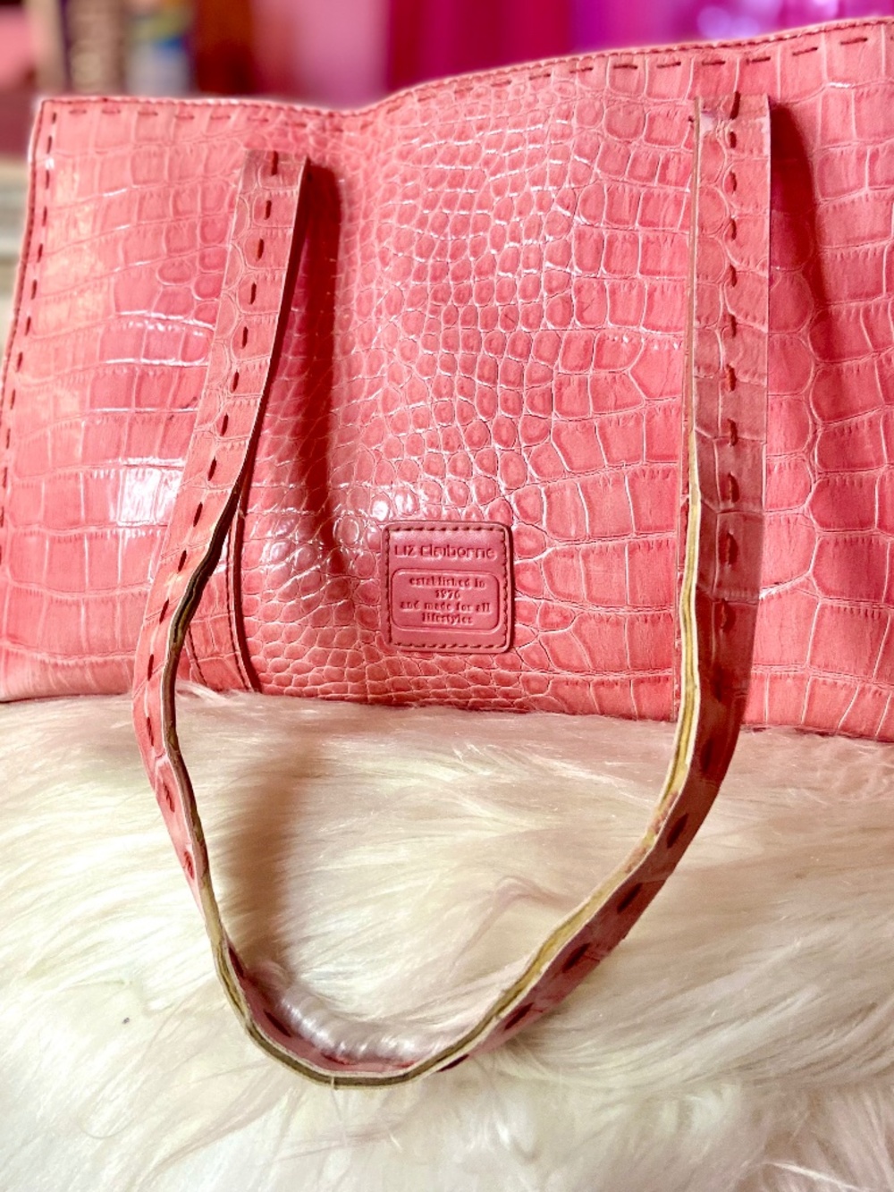 Liz Claiborne Coral Crocodile Faux Leather y2k Vintage Pink Purse Bow Accent - Picture 3 of 4